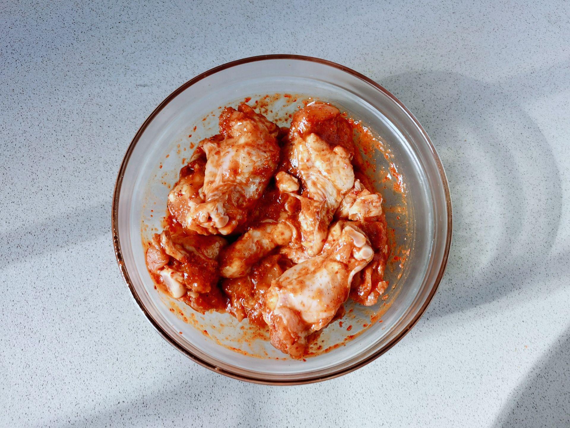 自制蜜汁烤雞翅根，外酥里嫩好吃到轉(zhuǎn)圈圈的做法-香辣味烤菜譜