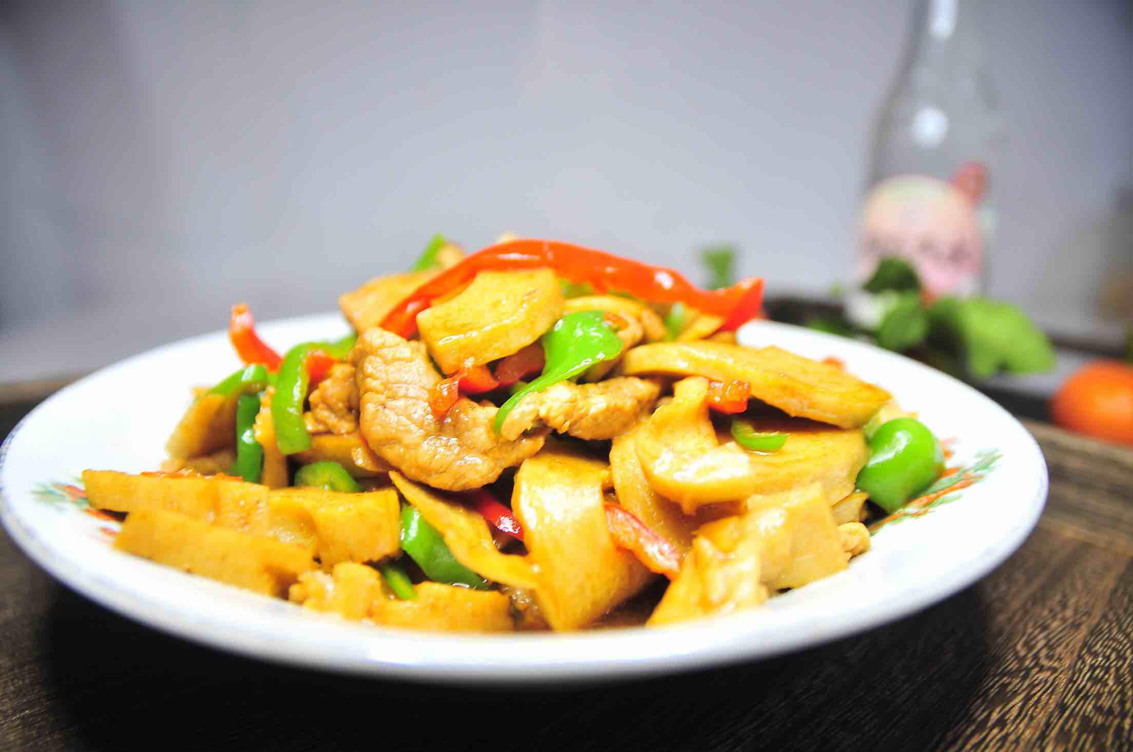 面筋炒肉絲的做法-家常味炒菜譜