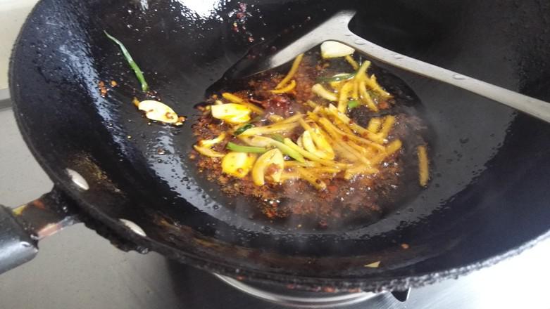 水煮牛肉的做法-咸鮮味煮菜譜