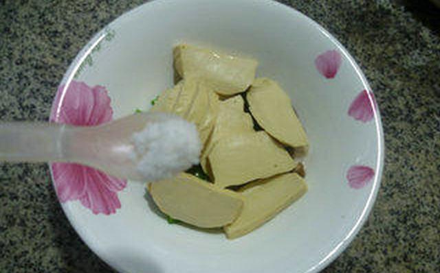 香菇荷蘭豆拌小素雞的做法-家常味拌菜譜