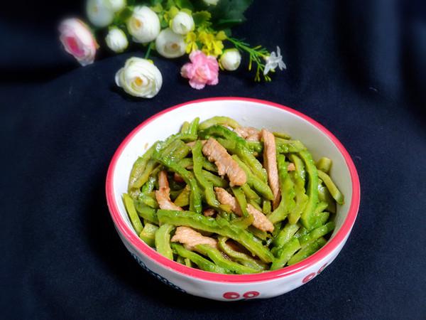 苦瓜炒肉絲的做法-家常味炒菜譜-易網(wǎng)健康養(yǎng)生網(wǎng) 苦瓜炒肉絲的做法-家常味炒菜譜