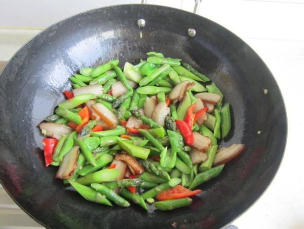 蘆筍炒肉的做法-家常味炒菜譜