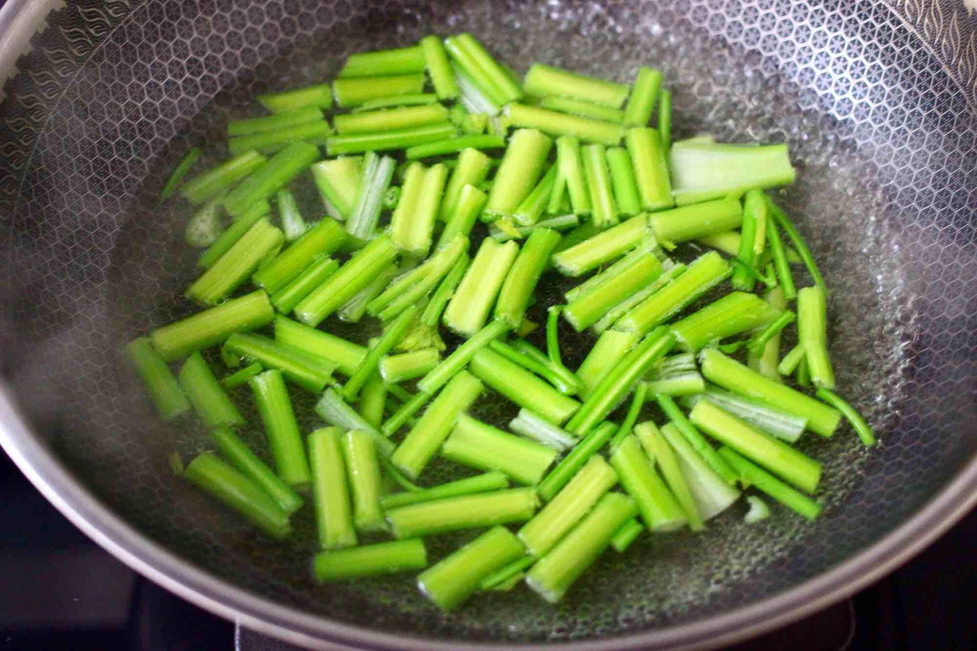 墨魚香干芹菜小炒的做法-咸鮮味炒菜譜-易網健康養生網 墨魚香干芹菜小炒的做法-咸鮮味炒菜譜