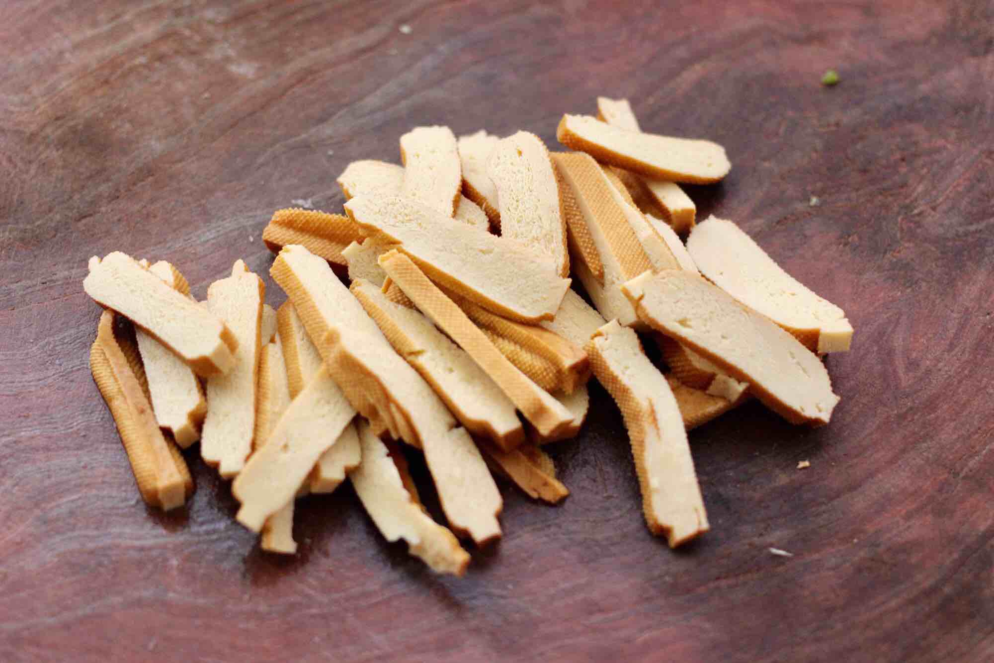 墨魚香干芹菜小炒的做法-咸鮮味炒菜譜-易網健康養生網 墨魚香干芹菜小炒的做法-咸鮮味炒菜譜