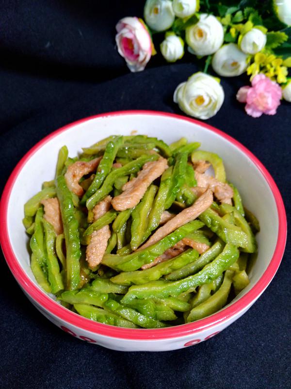 苦瓜炒肉絲的做法-家常味炒菜譜-易網(wǎng)健康養(yǎng)生網(wǎng) 苦瓜炒肉絲的做法-家常味炒菜譜