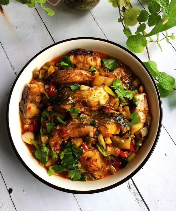 泡兒菜燒草魚的做法-酸辣味燒菜譜