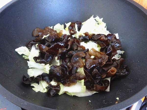 木耳炒白菜的做法-家常味炒菜譜-易網健康養生網 木耳炒白菜的做法-家常味炒菜譜