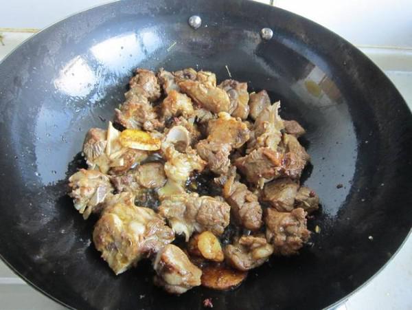 紅燜羊肉的做法-家常味燜菜譜-易網健康養生網 紅燜羊肉的做法-家常味燜菜譜