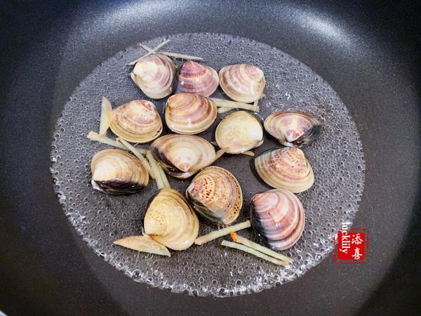 【添喜的廚房】蛤蜊蒸蛋的做法-咸鮮味蒸菜譜