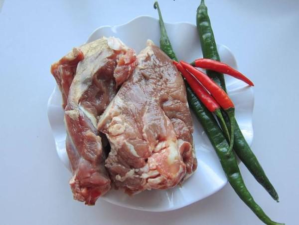 紅燜羊肉的做法-家常味燜菜譜-易網<a href=http://m.henggaotouzi.com/ target=_blank class=infotextkey>健康養生</a>網 紅燜羊肉的做法-家常味燜菜譜