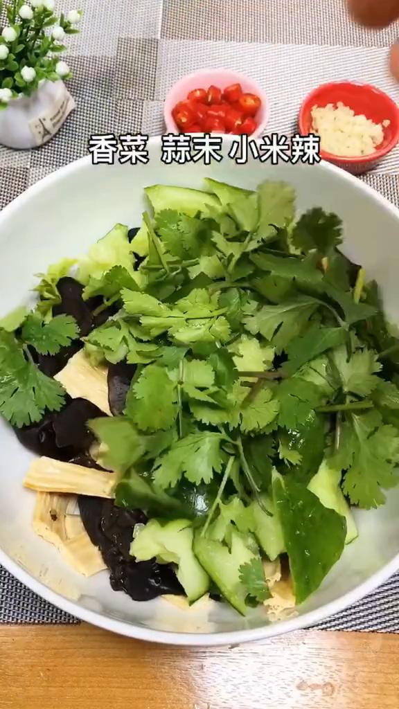 開胃解膩小涼菜的做法-家常味拌菜譜