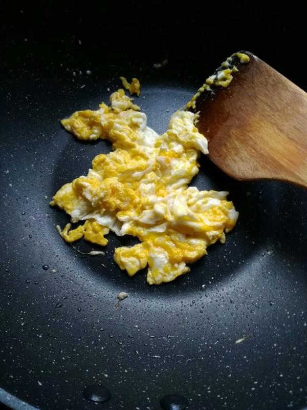 黃瓜木耳炒雞蛋的做法-家常味炒菜譜-易網健康養(yǎng)生網 黃瓜木耳炒雞蛋的做法-家常味炒菜譜