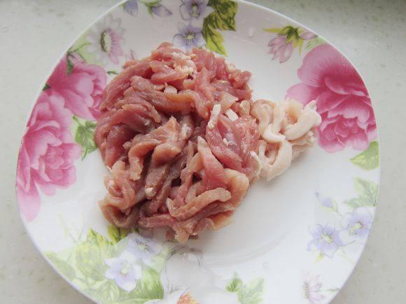 馕包皮芽子炒肉的做法-家常味炒菜譜-易網(wǎng)健康養(yǎng)生網(wǎng) 馕包皮芽子炒肉的做法-家常味炒菜譜