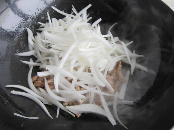 馕包皮芽子炒肉的做法-家常味炒菜譜-易網(wǎng)健康養(yǎng)生網(wǎng) 馕包皮芽子炒肉的做法-家常味炒菜譜