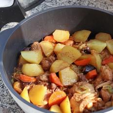 醬香土豆燉雞的做法-家常味燉菜譜