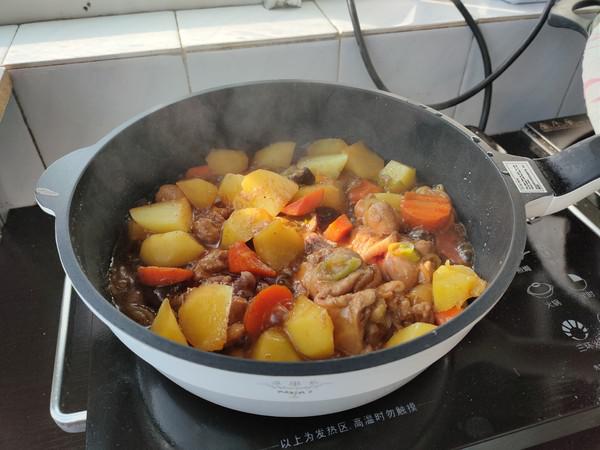 醬香土豆燉雞的做法-家常味燉菜譜