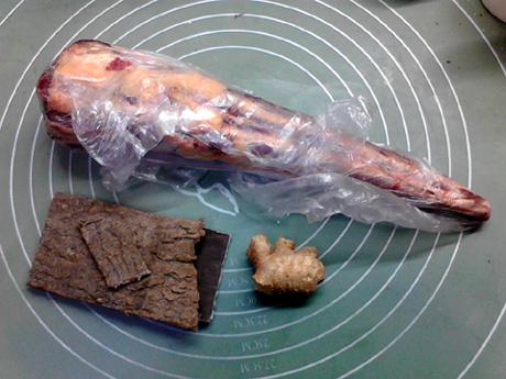 杜仲牛尾湯的做法-咸鮮味燉菜譜