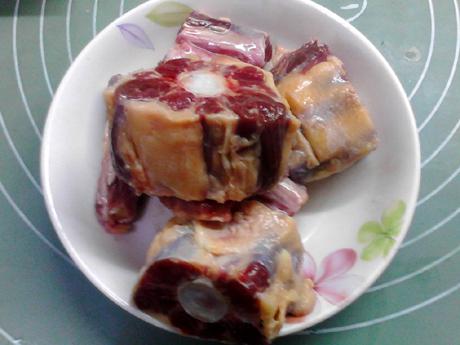 杜仲牛尾湯的做法-咸鮮味燉菜譜