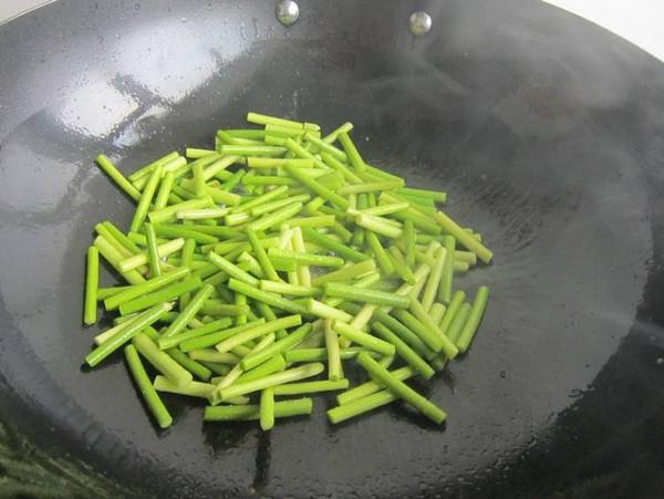 西紅柿蒜薹炒雞蛋的做法-家常味炒菜譜