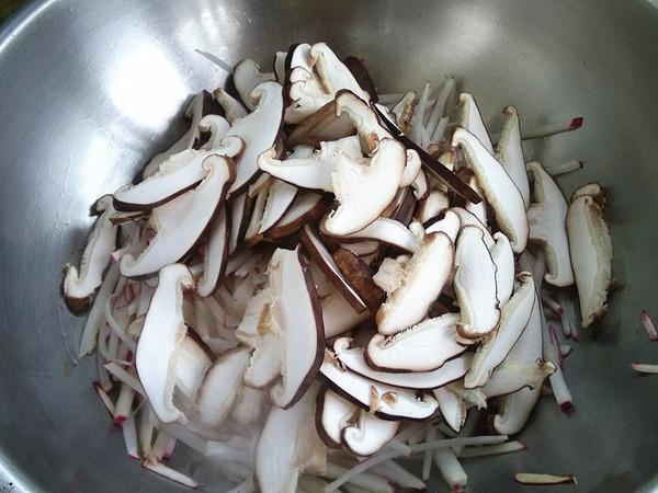 蘿卜燒香菇的做法-家常味燒菜譜