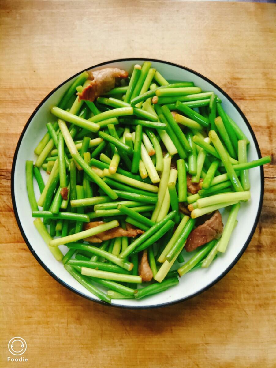 炒蒜薹的做法-家常味炒菜譜