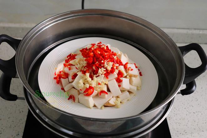 剁椒蒸芋頭的做法-香辣味蒸菜譜