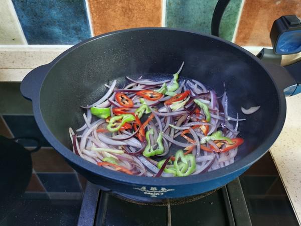 洋蔥炒肉絲的做法-家常味炒菜譜