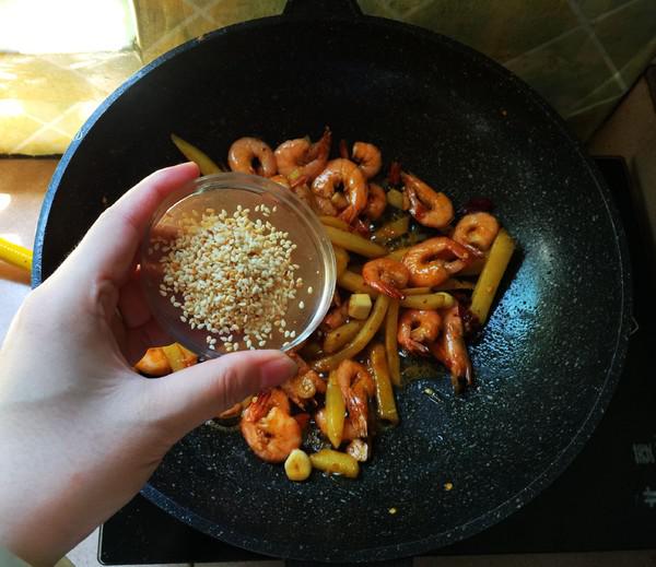 干鍋土豆蝦的做法-香辣味炒菜譜