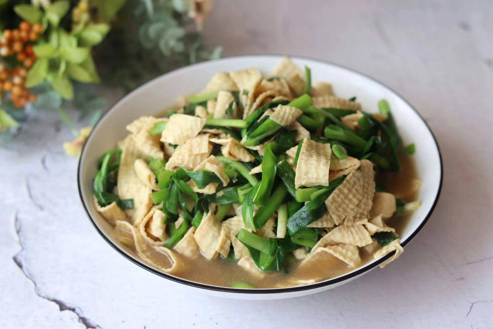 韭菜炒厚豆腐皮的做法-家常味炒菜譜