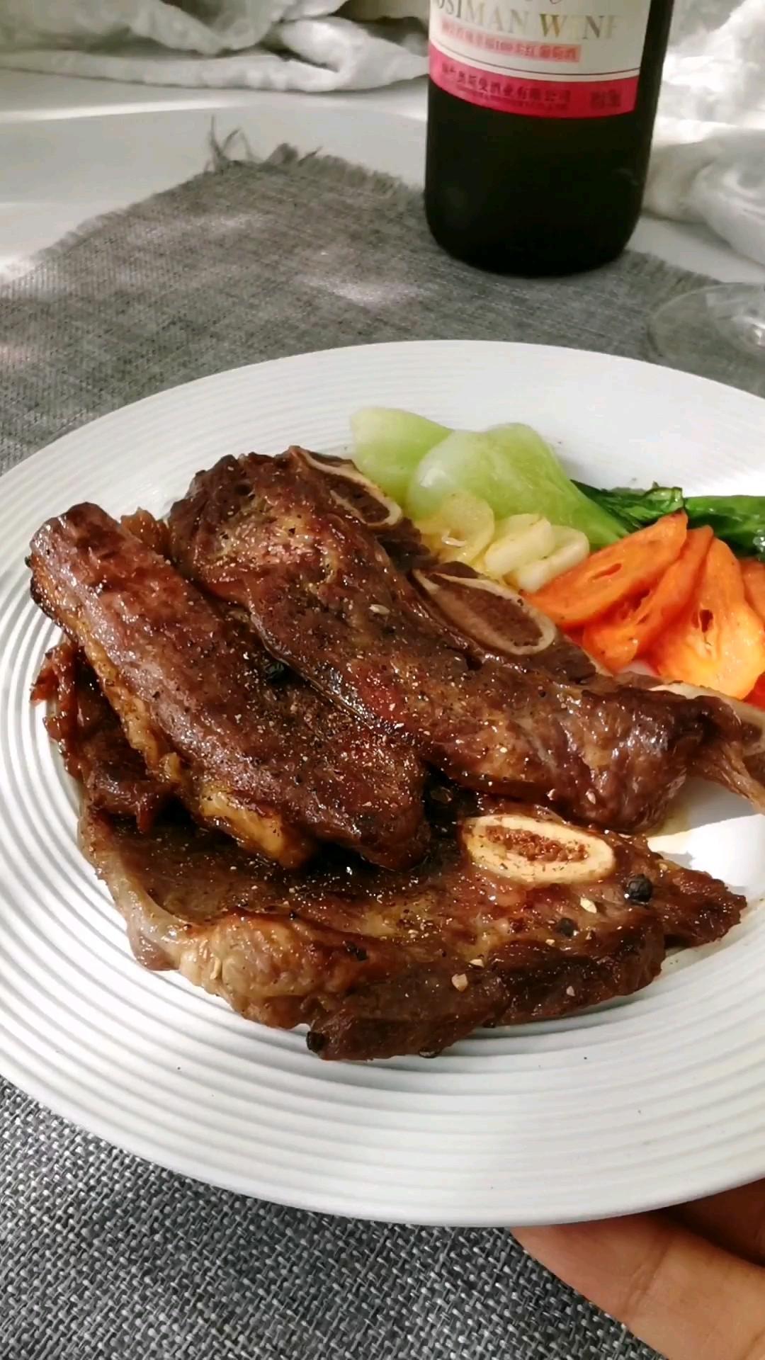 香煎牛仔骨的做法-黑椒味煎菜譜