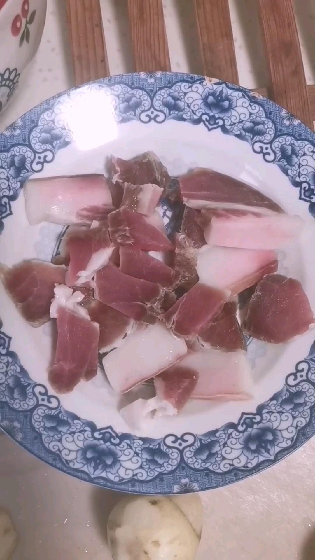 咸肉蒸慈姑的做法-咸鮮味蒸菜譜