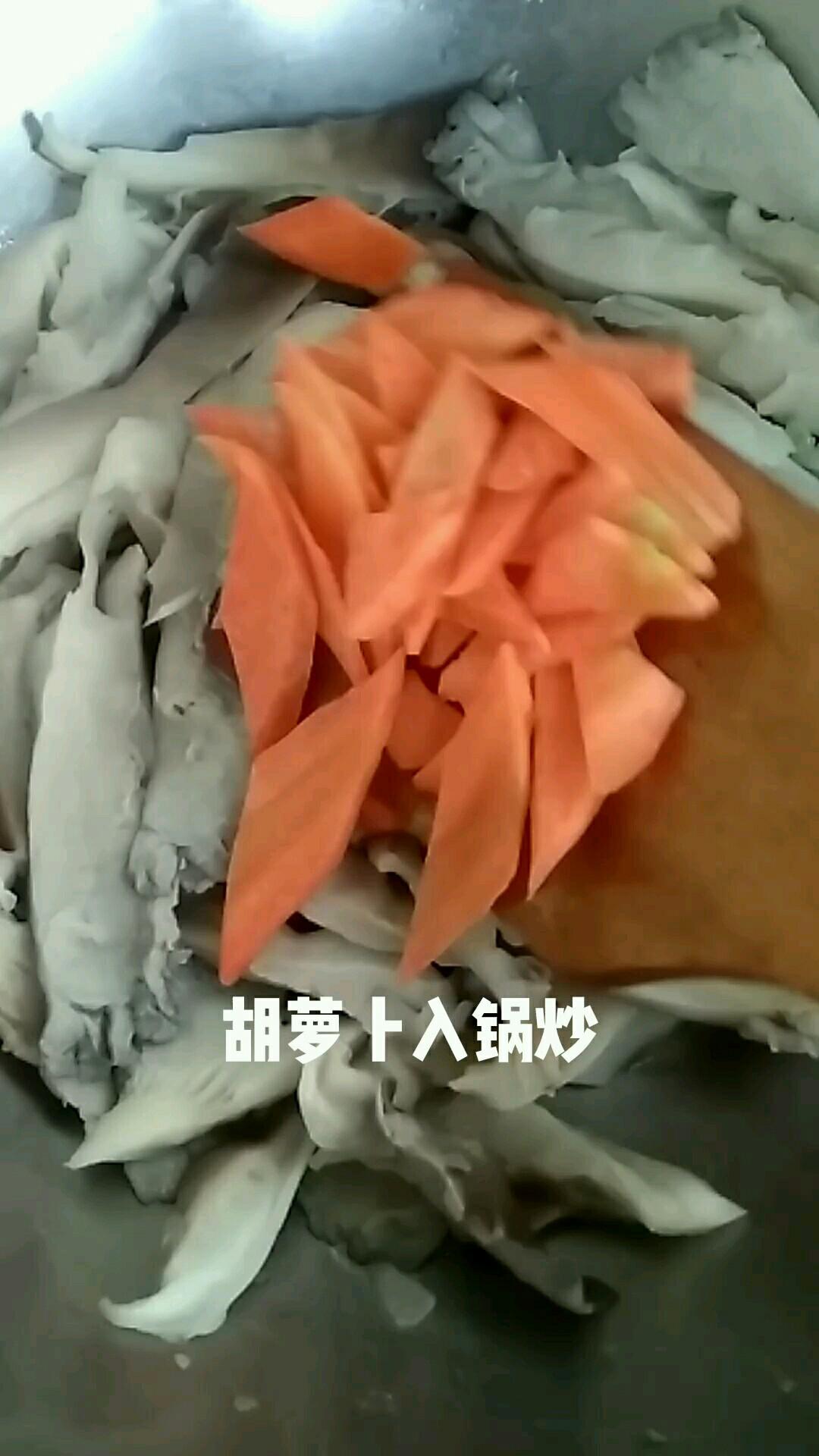 雞蛋炒鳳尾蘑的做法-咸鮮味炒菜譜-易網健康養生網 雞蛋炒鳳尾蘑的做法-咸鮮味炒菜譜