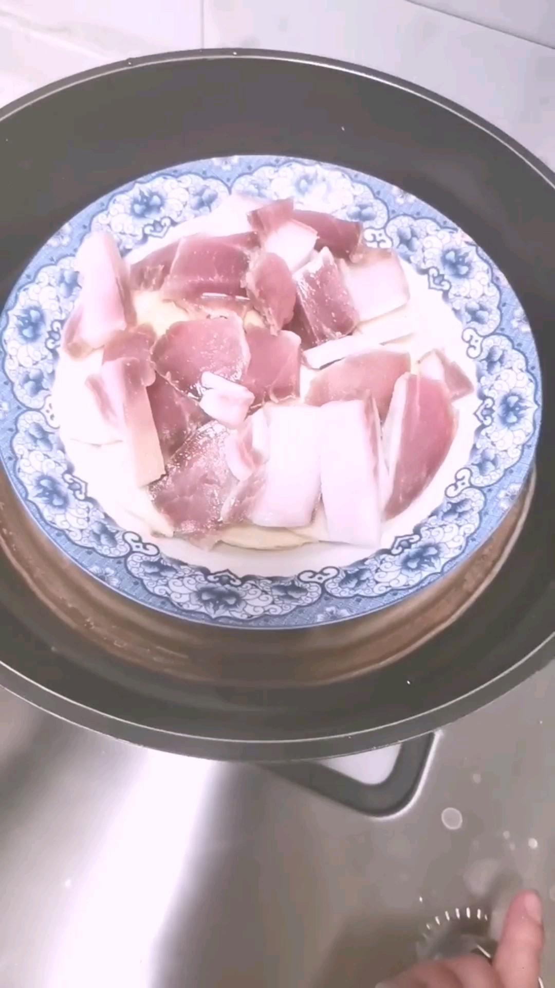 咸肉蒸慈姑的做法-咸鮮味蒸菜譜