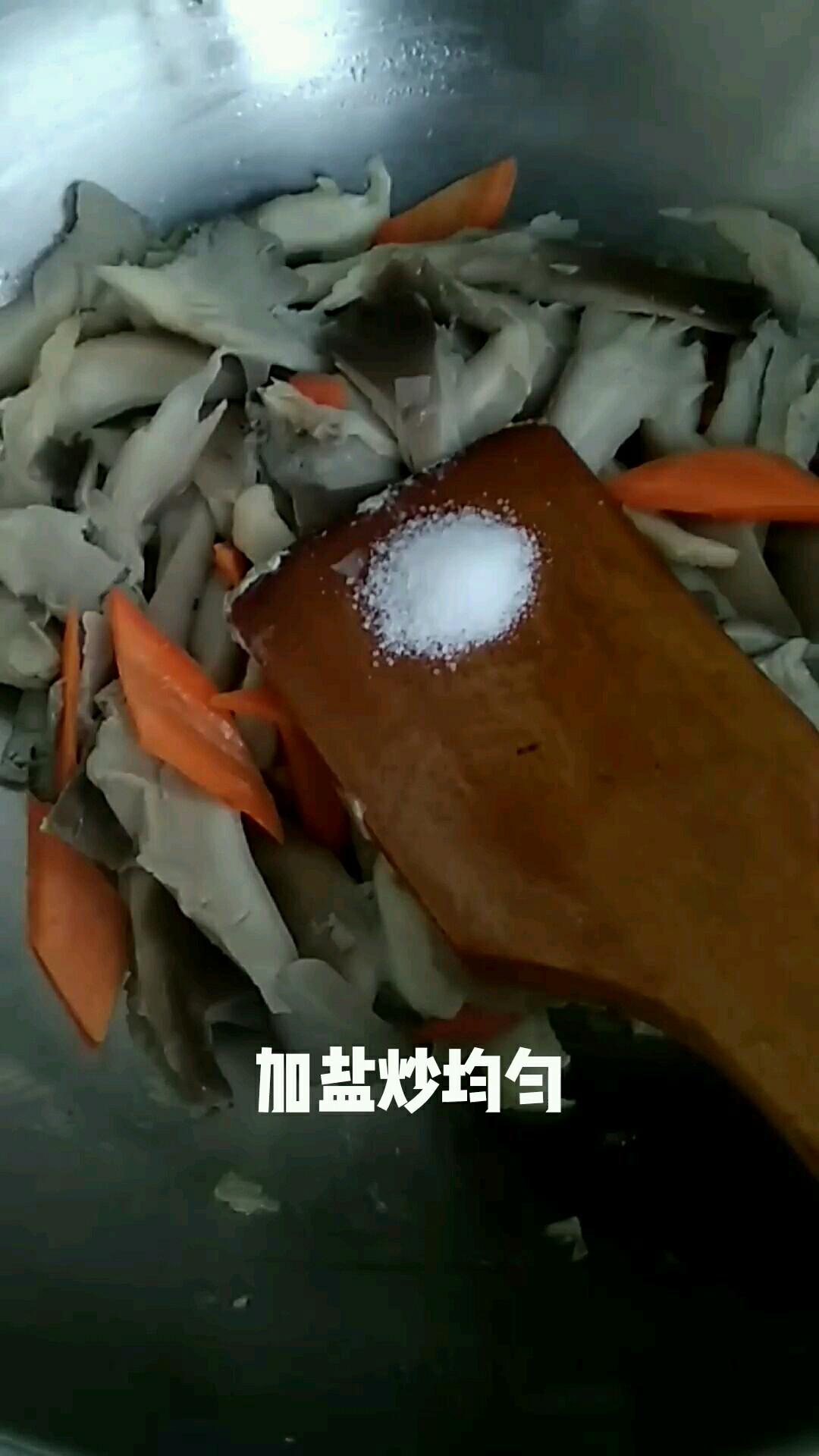 雞蛋炒鳳尾蘑的做法-咸鮮味炒菜譜-易網健康養生網 雞蛋炒鳳尾蘑的做法-咸鮮味炒菜譜