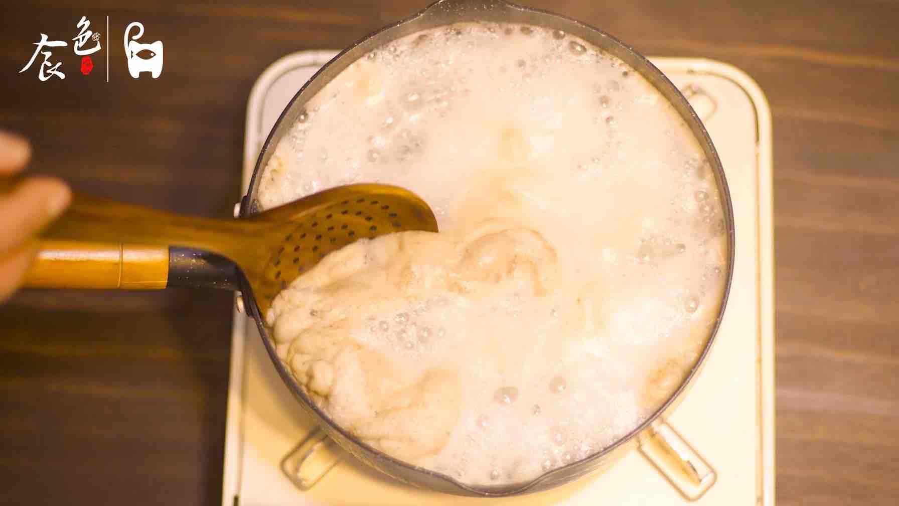 黃豆燒豬尾！超級好吃的家常菜，學會了這道菜，誰還去吃紅燒肉和大豬蹄子??？的做法-咸鮮味燒菜譜