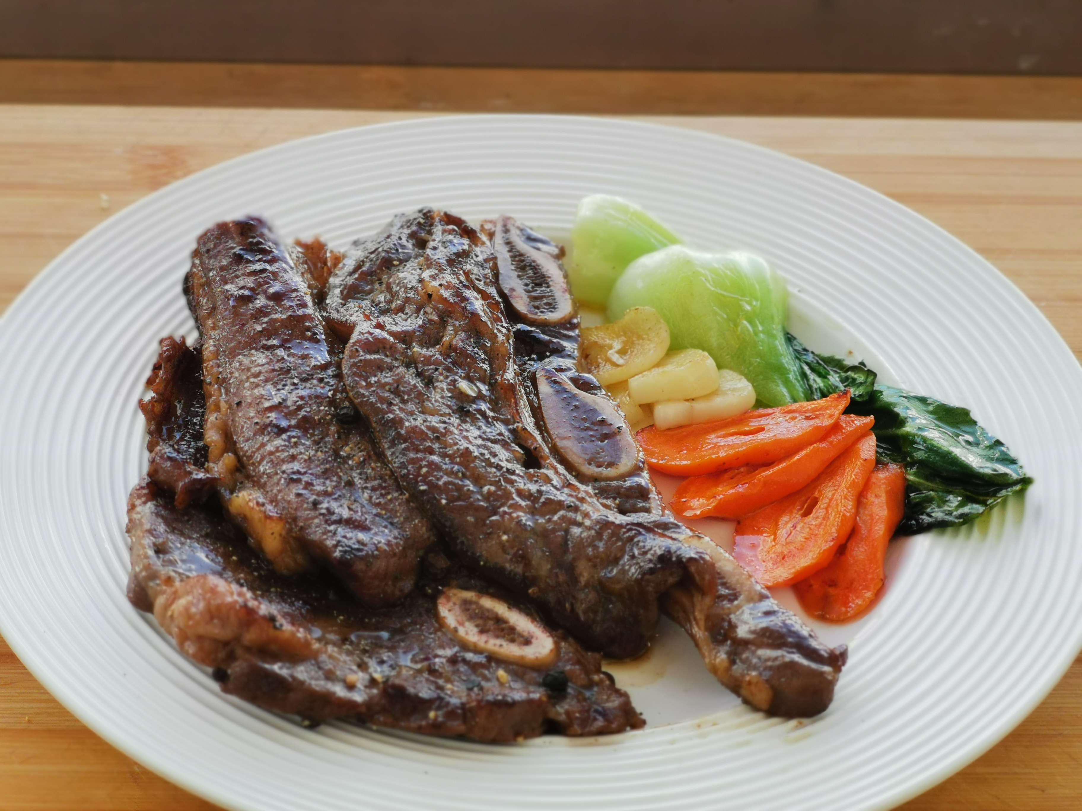 香煎牛仔骨的做法-黑椒味煎菜譜