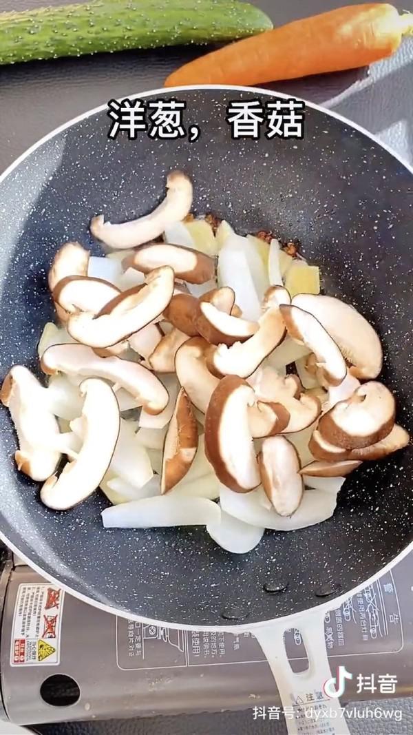 啤酒燜雞肉的做法-咸鮮味燜菜譜