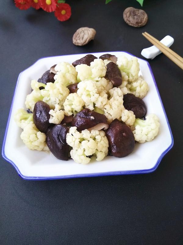 香菇炒菜花的做法-家常味炒菜譜-易網(wǎng)健康養(yǎng)生網(wǎng) 香菇炒菜花的做法-家常味炒菜譜