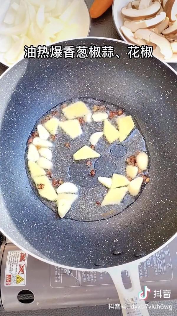 啤酒燜雞肉的做法-咸鮮味燜菜譜