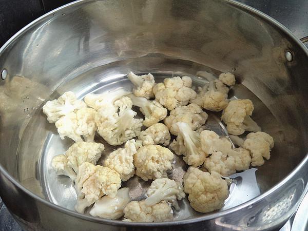 香菇炒菜花的做法-家常味炒菜譜-易網(wǎng)健康養(yǎng)生網(wǎng) 香菇炒菜花的做法-家常味炒菜譜