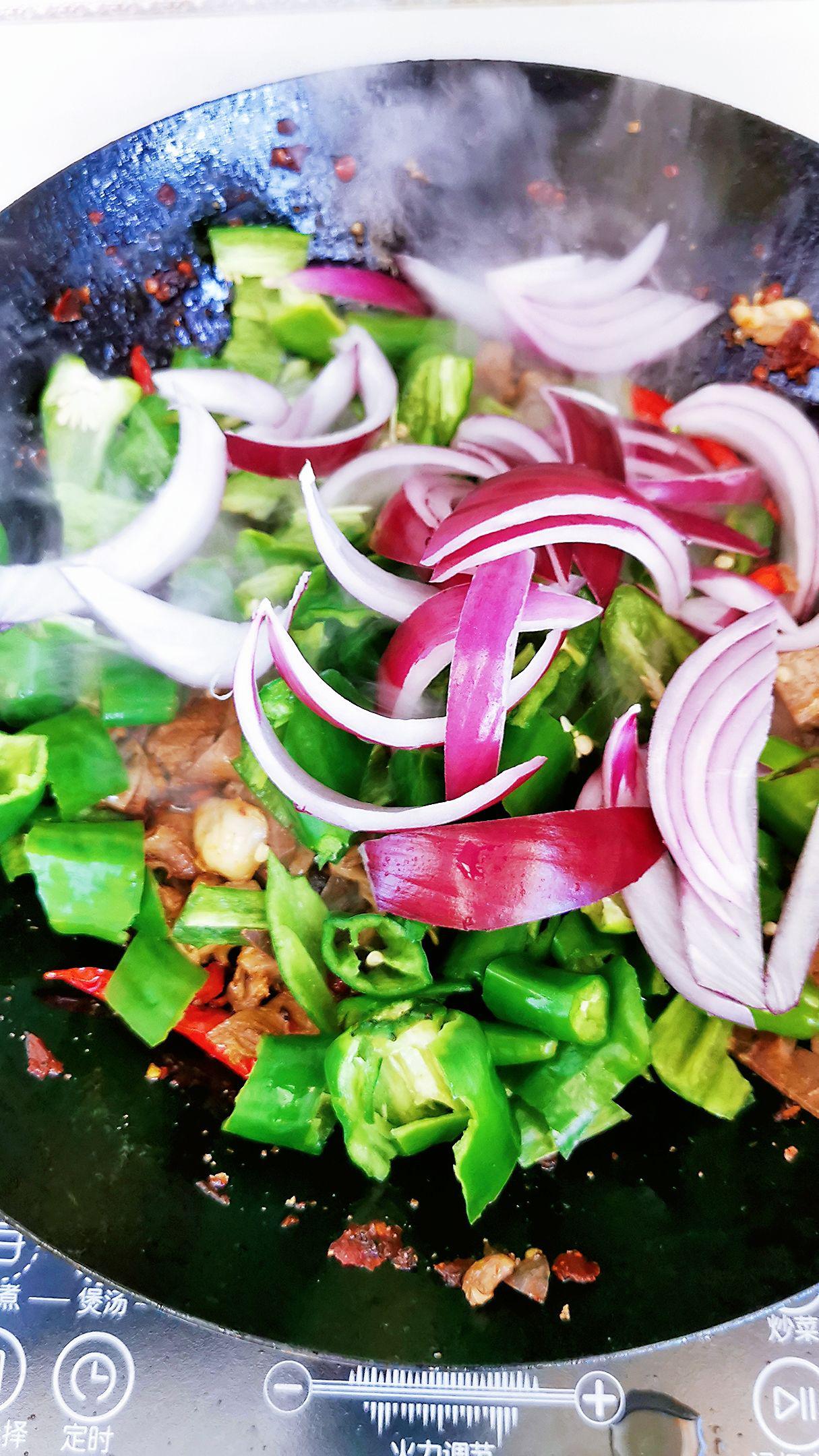 辣炒羊雜的做法-香辣味炒菜譜-易網(wǎng)健康養(yǎng)生網(wǎng) 辣炒羊雜的做法-香辣味炒菜譜