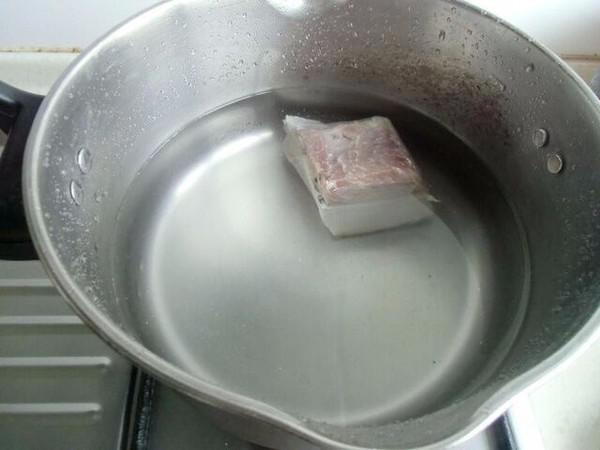 土豆燜咸肉的做法-家常味燜菜譜