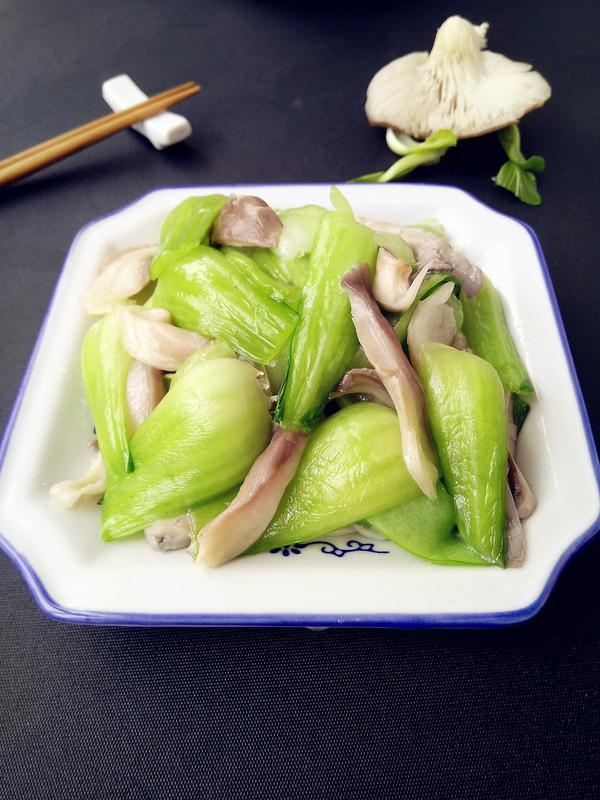 鳳尾蘑炒油菜的做法-家常味炒菜譜
