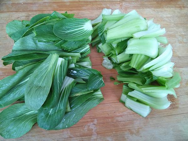 鳳尾蘑炒油菜的做法-家常味炒菜譜