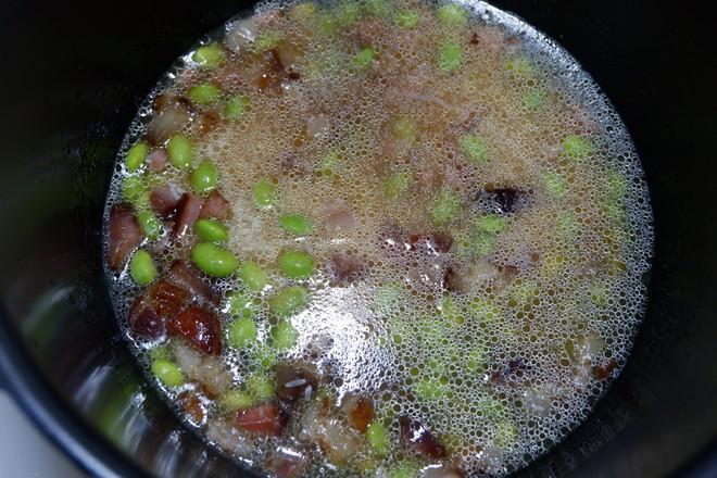 臘肉毛豆糙米飯的做法-家常味煲菜譜