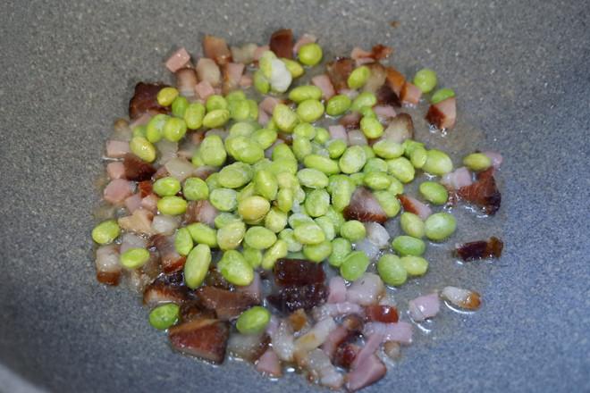 臘肉毛豆糙米飯的做法-家常味煲菜譜