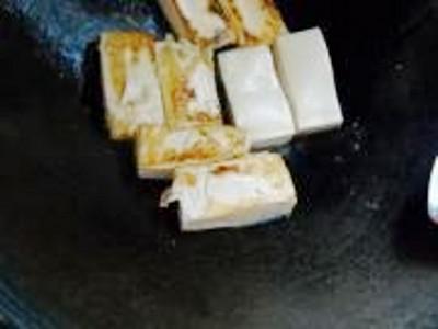 砂鍋魚頭煲的做法-咸鮮味煮菜譜