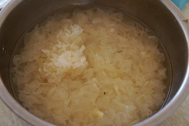 涼拌銀耳山楂的做法-酸甜味拌菜譜