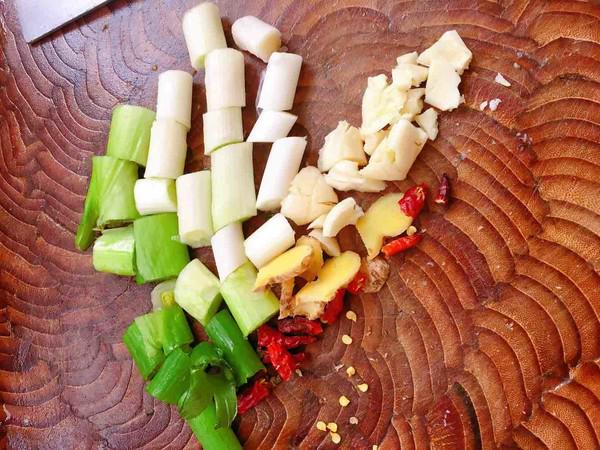 春筍奔跑雞的做法-咸鮮味燉菜譜