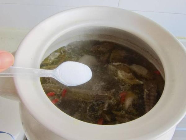 石筍干燉雞的做法-家常味燉菜譜